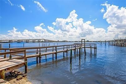 For Rent: $1,050 (2 beds, 1 baths, 841 Square Feet)