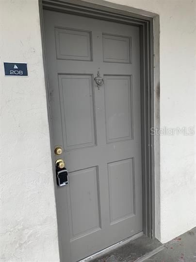 For Rent: $1,050 (2 beds, 1 baths, 841 Square Feet)