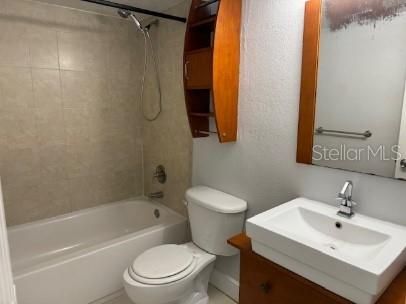 For Rent: $1,050 (2 beds, 1 baths, 841 Square Feet)