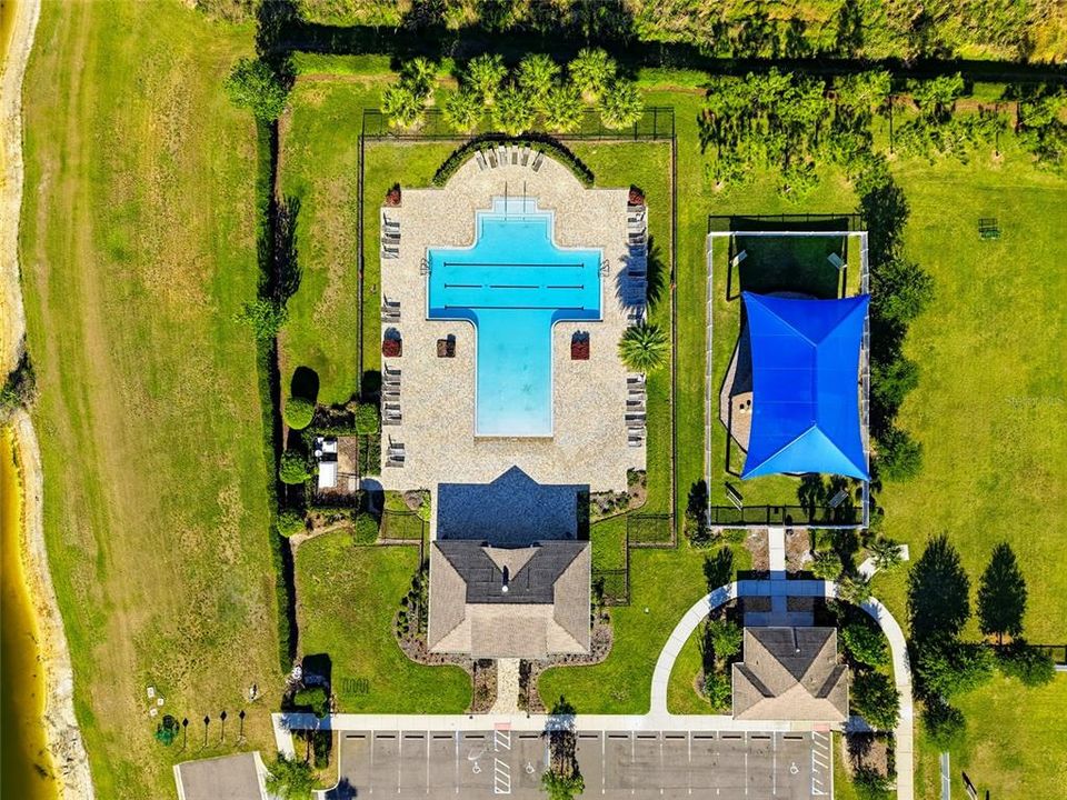 Под контрактом: $329,900 (3 спален, 2 ванн, 1534 Квадратных фут)