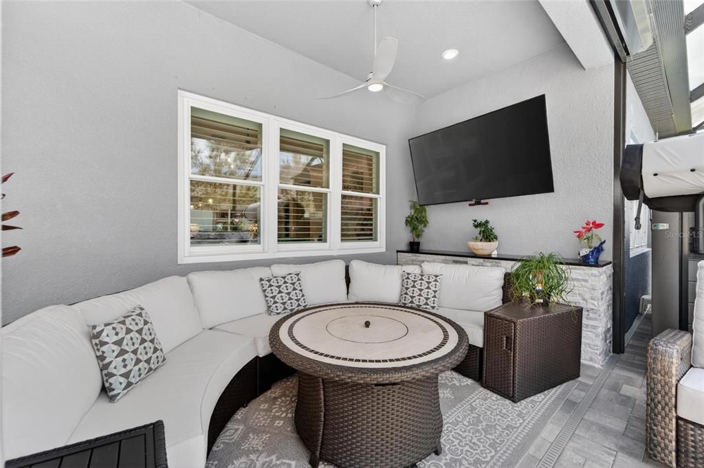 En Venta: $849,000 (3 camas, 3 baños, 2806 Pies cuadrados)
