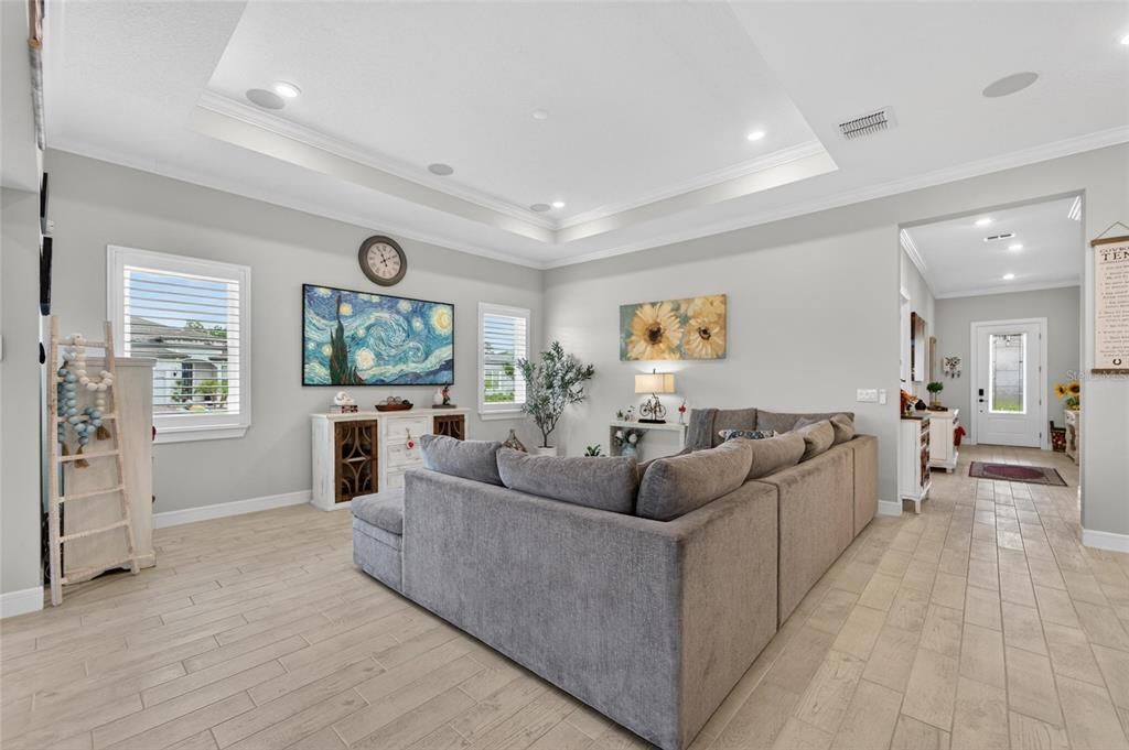 En Venta: $849,000 (3 camas, 3 baños, 2806 Pies cuadrados)