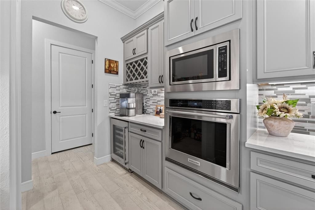 En Venta: $849,000 (3 camas, 3 baños, 2806 Pies cuadrados)