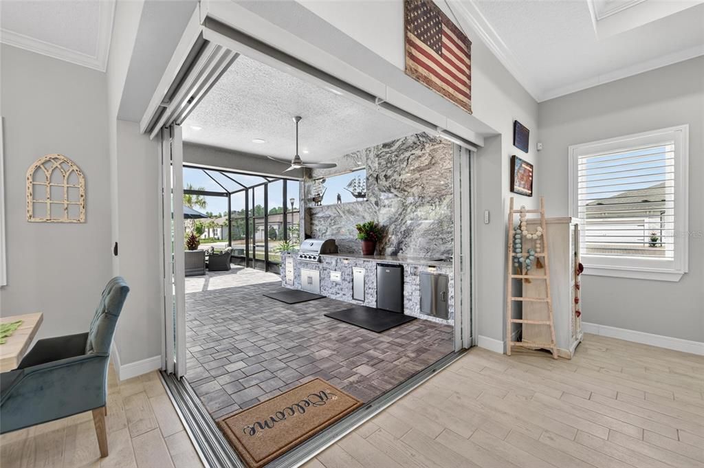 En Venta: $849,000 (3 camas, 3 baños, 2806 Pies cuadrados)