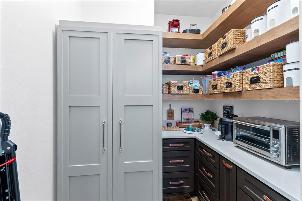 En Venta: $1,399,000 (4 camas, 4 baños, 3038 Pies cuadrados)