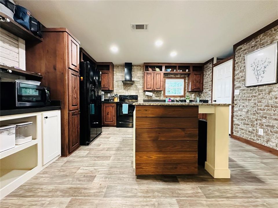 For Sale: $279,000 (3 beds, 2 baths, 1800 Square Feet)