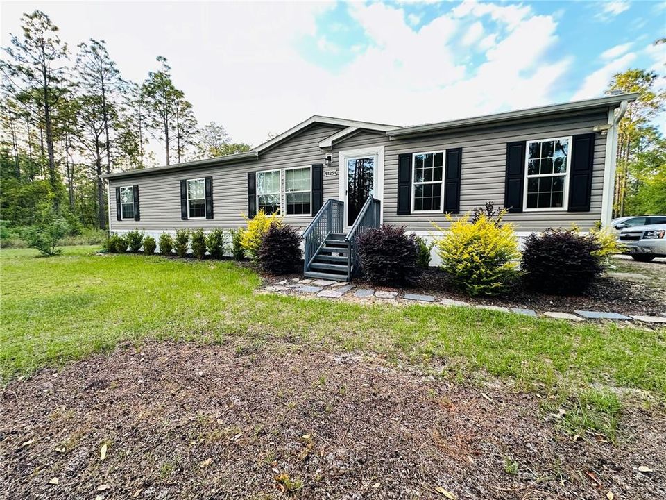 For Sale: $279,000 (3 beds, 2 baths, 1800 Square Feet)