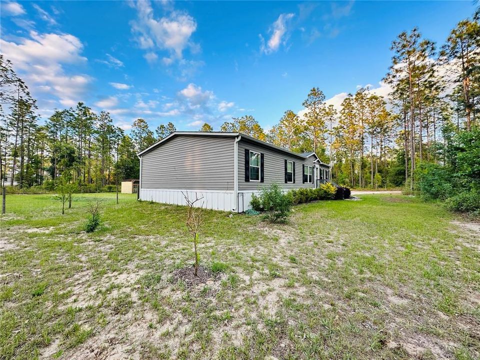 For Sale: $279,000 (3 beds, 2 baths, 1800 Square Feet)
