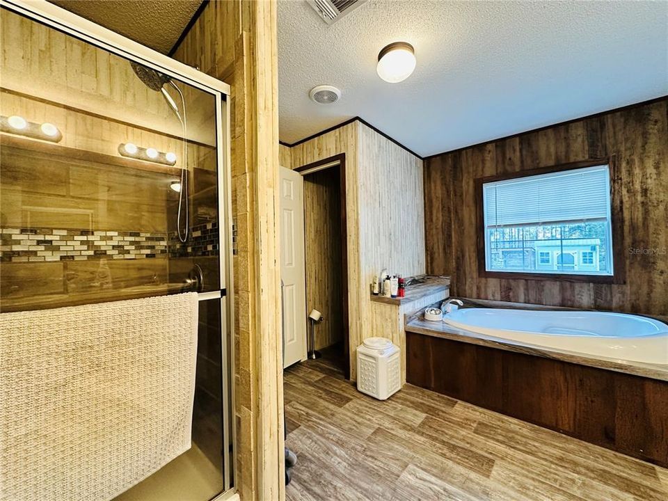For Sale: $279,000 (3 beds, 2 baths, 1800 Square Feet)