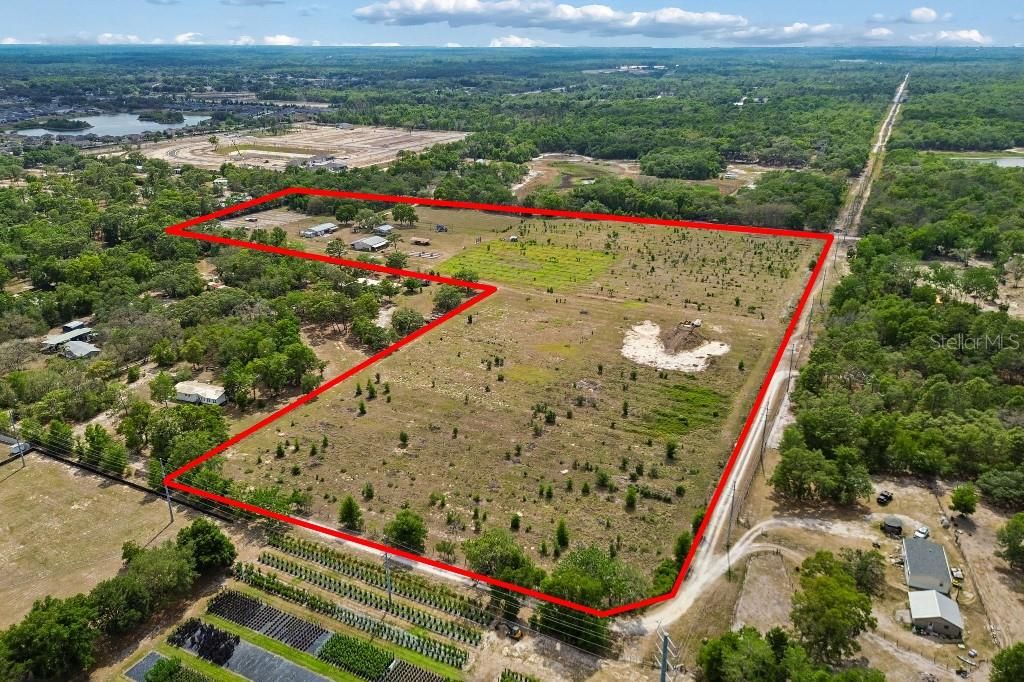 En Venta: $1,990,000 (27.57 acres)