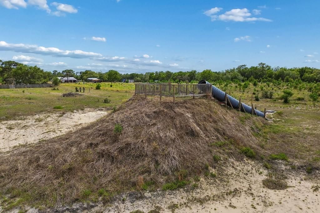 En Venta: $1,990,000 (27.57 acres)