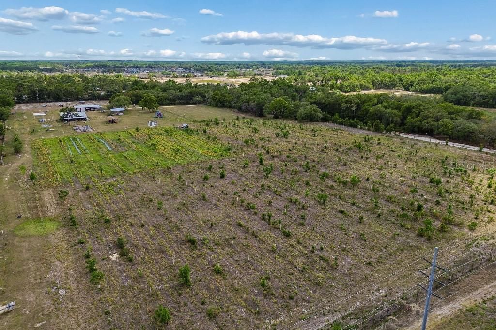En Venta: $1,990,000 (27.57 acres)