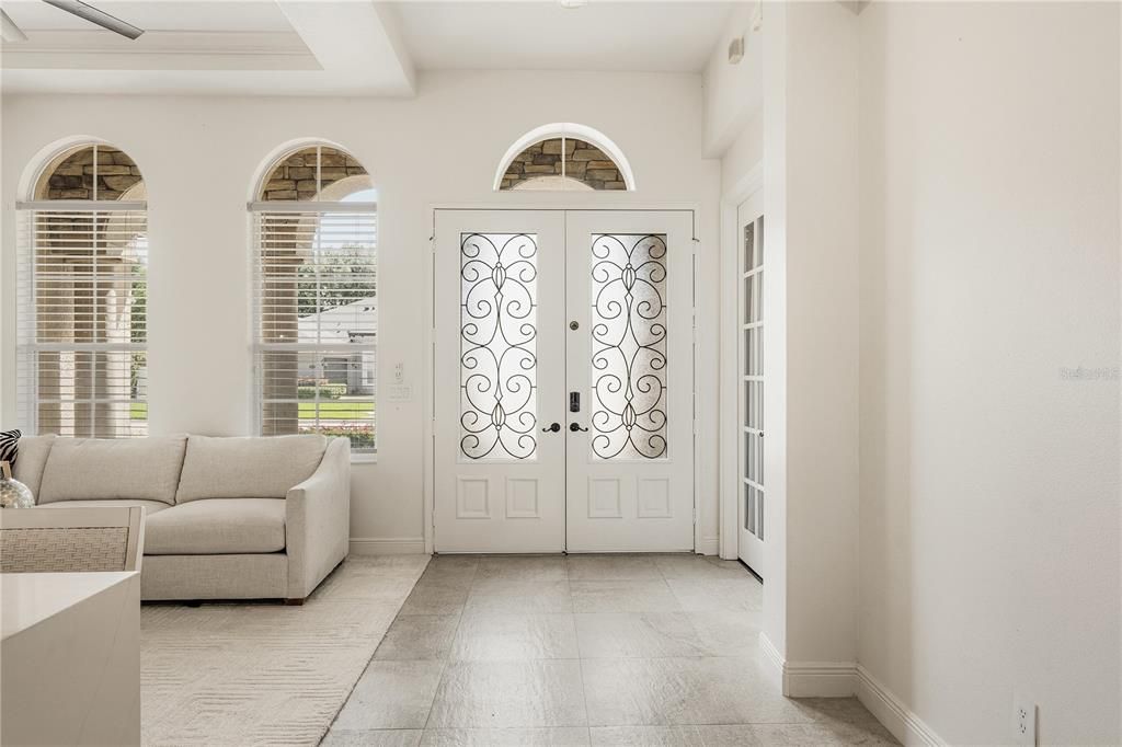 En Venta: $739,000 (5 camas, 4 baños, 3947 Pies cuadrados)