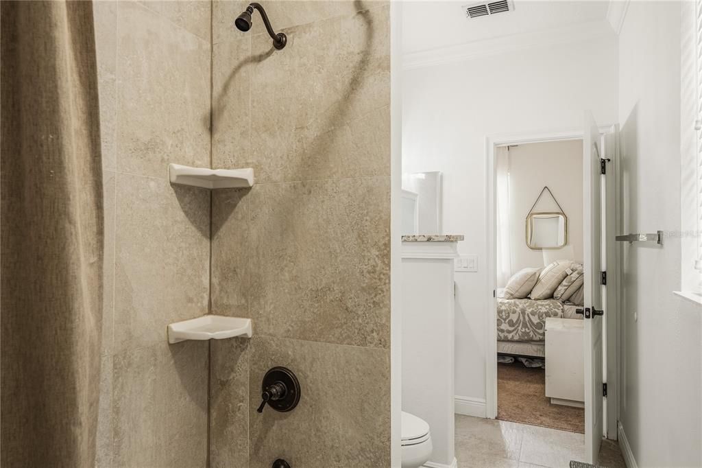 En Venta: $739,000 (5 camas, 4 baños, 3947 Pies cuadrados)