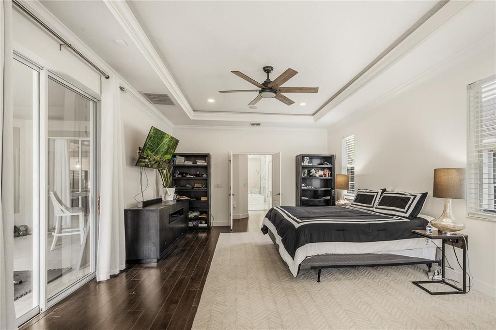 En Venta: $739,000 (5 camas, 4 baños, 3947 Pies cuadrados)