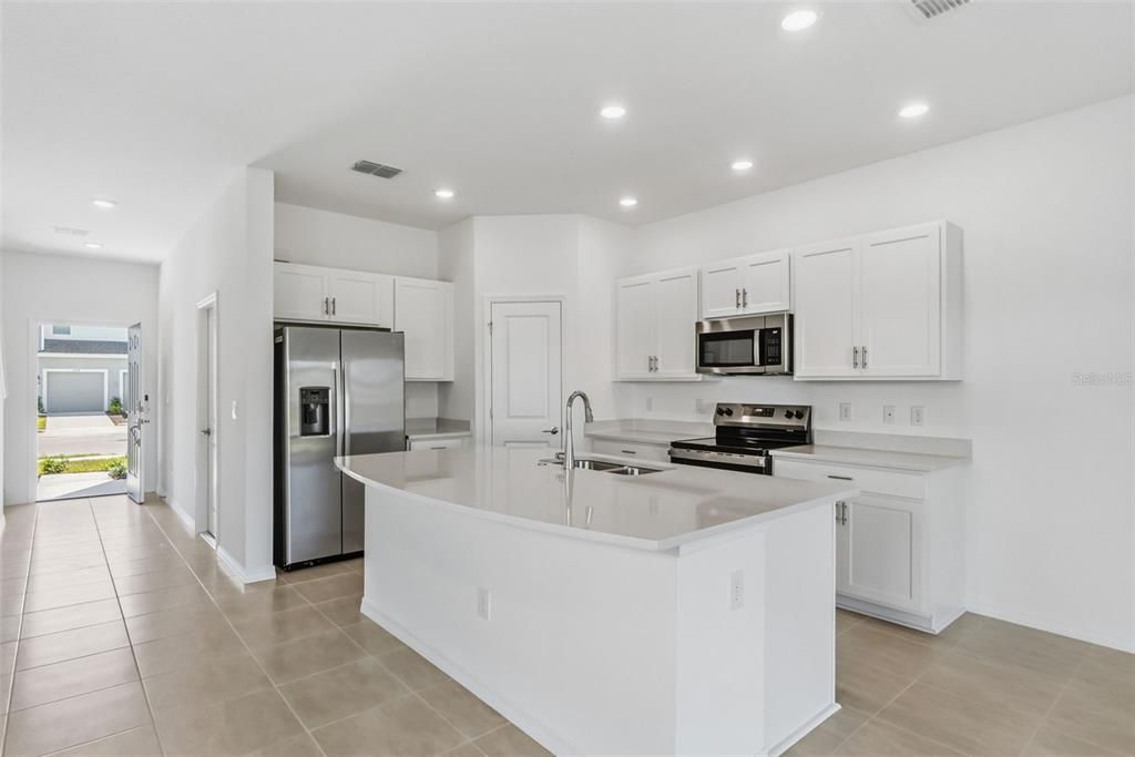 For Rent: $2,300 (3 beds, 2 baths, 1558 Square Feet)