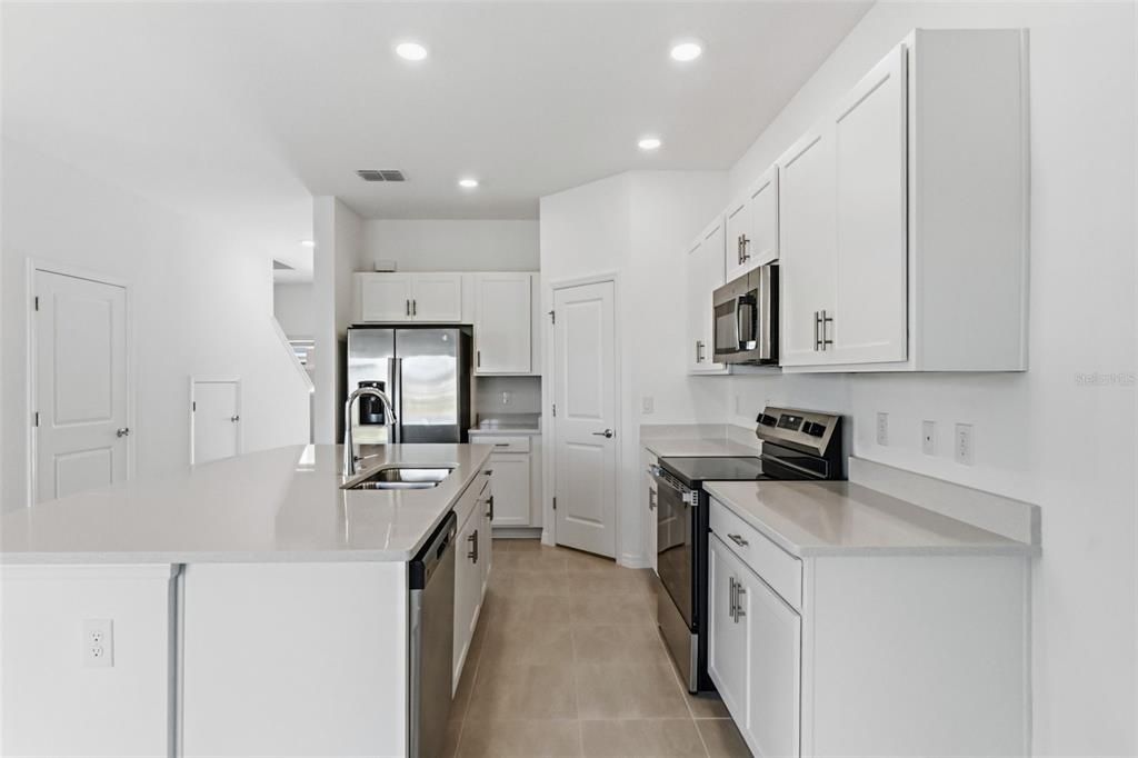 For Rent: $2,300 (3 beds, 2 baths, 1558 Square Feet)