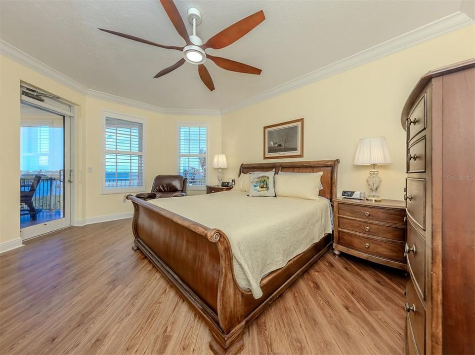 For Sale: $1,175,000 (3 beds, 3 baths, 2187 Square Feet)