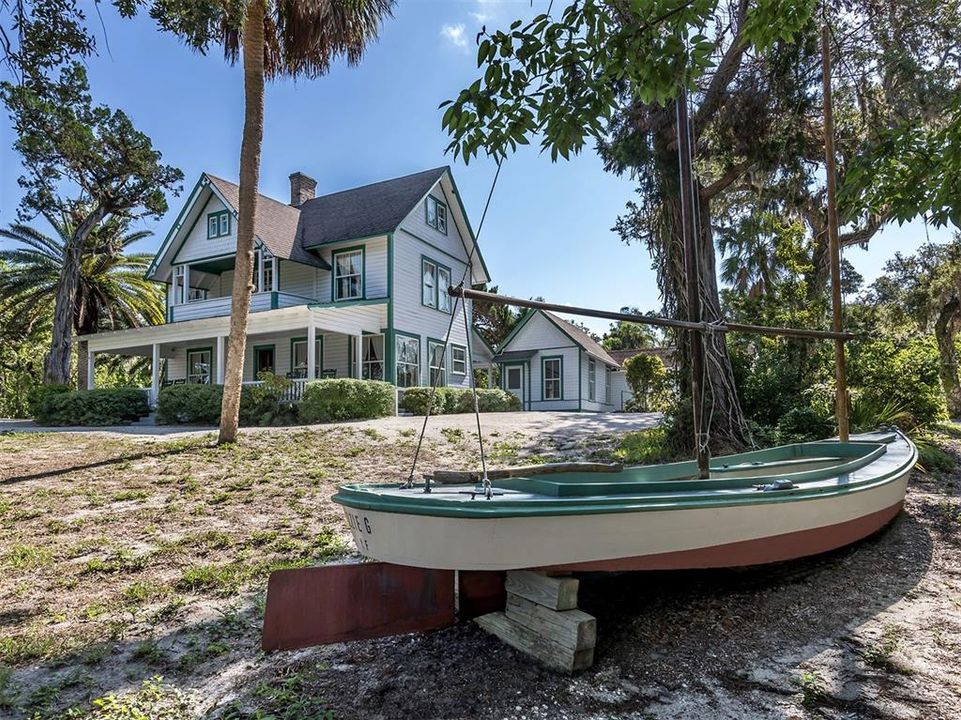 For Sale: $1,175,000 (3 beds, 3 baths, 2187 Square Feet)