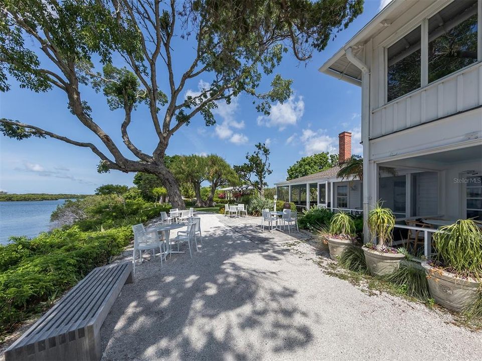 For Sale: $1,175,000 (3 beds, 3 baths, 2187 Square Feet)