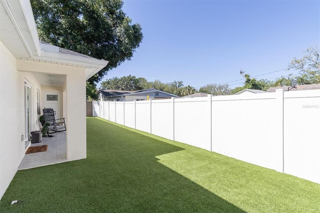 Activo con contrato: $420,000 (3 camas, 2 baños, 1692 Pies cuadrados)