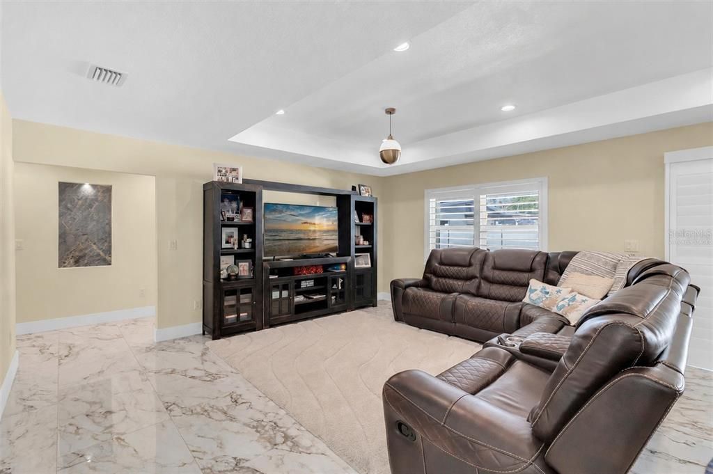 Activo con contrato: $420,000 (3 camas, 2 baños, 1692 Pies cuadrados)