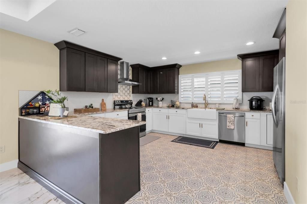 Activo con contrato: $420,000 (3 camas, 2 baños, 1692 Pies cuadrados)