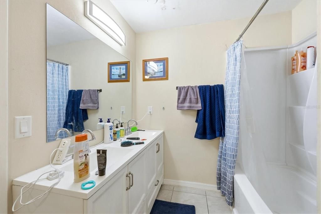 En Venta: $449,000 (5 camas, 0 baños, 2236 Pies cuadrados)
