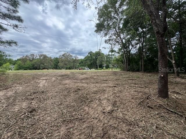 En Venta: $27,900 (0.24 acres)