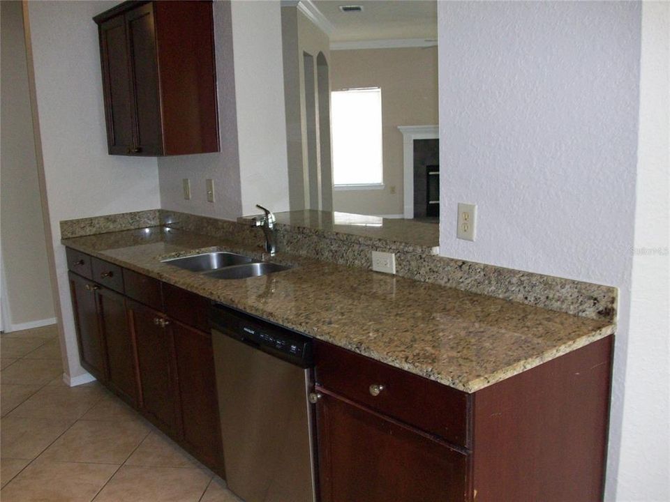For Sale: $260,000 (3 beds, 2 baths, 1731 Square Feet)