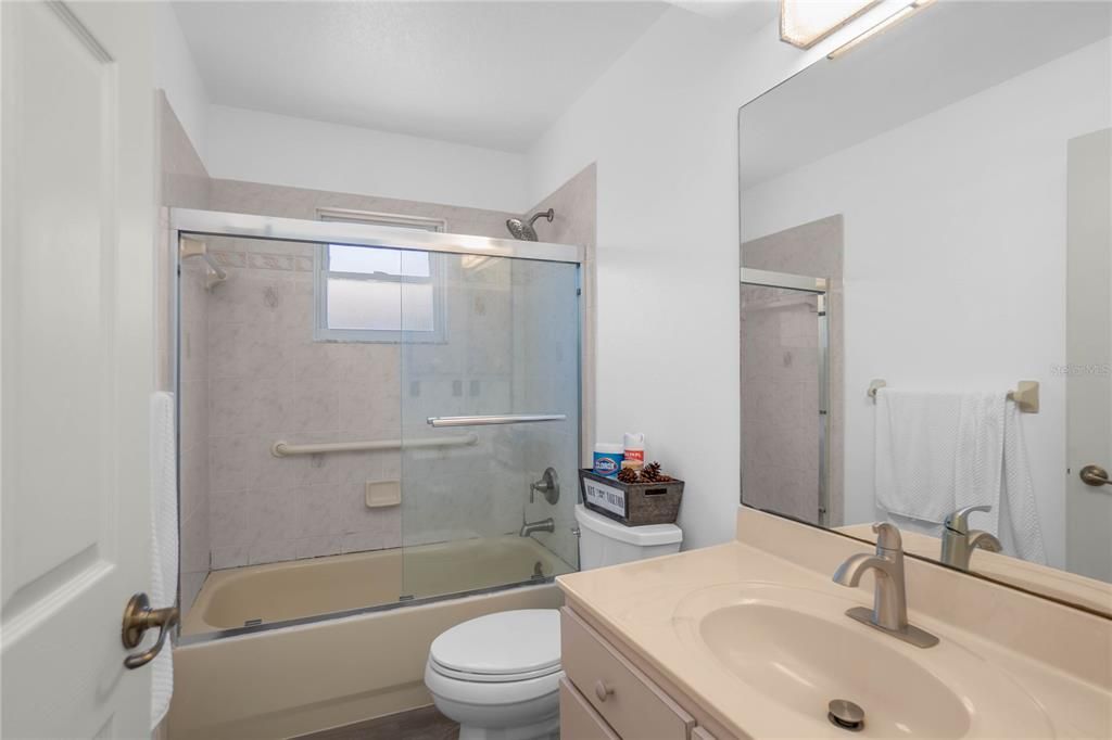 For Sale: $319,000 (2 beds, 2 baths, 1816 Square Feet)