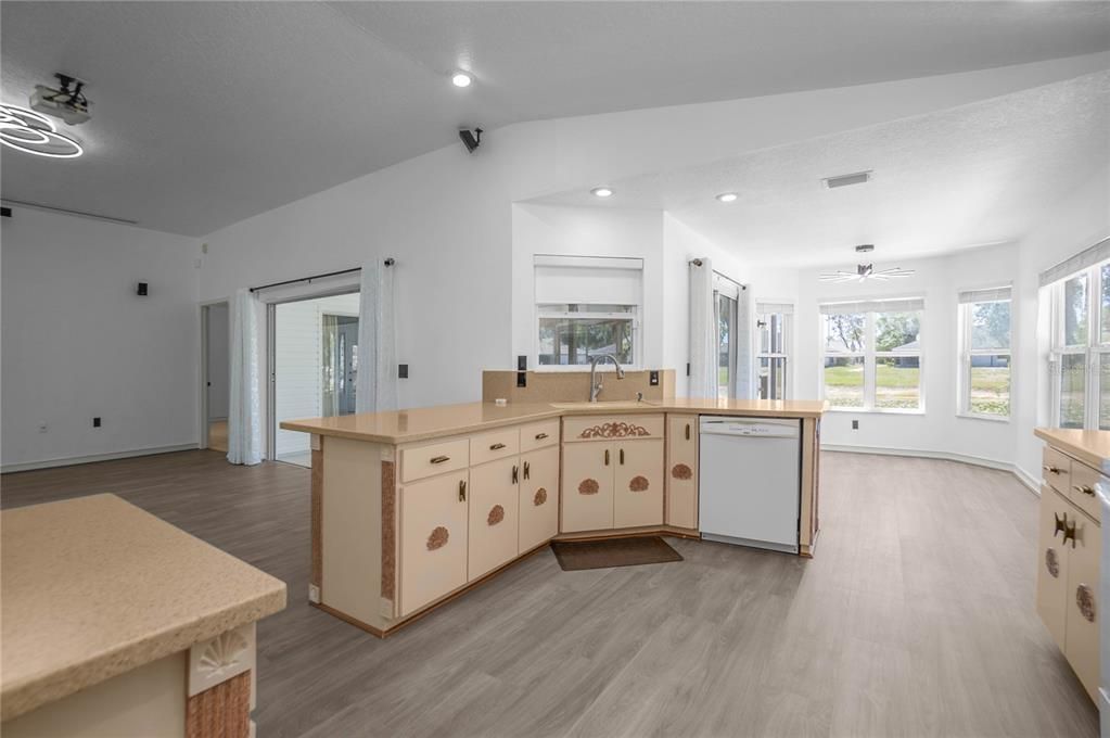 For Sale: $319,000 (2 beds, 2 baths, 1816 Square Feet)