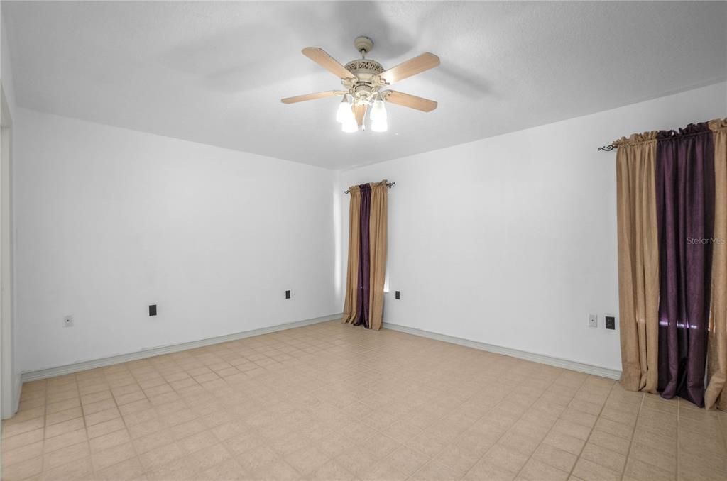 For Sale: $319,000 (2 beds, 2 baths, 1816 Square Feet)
