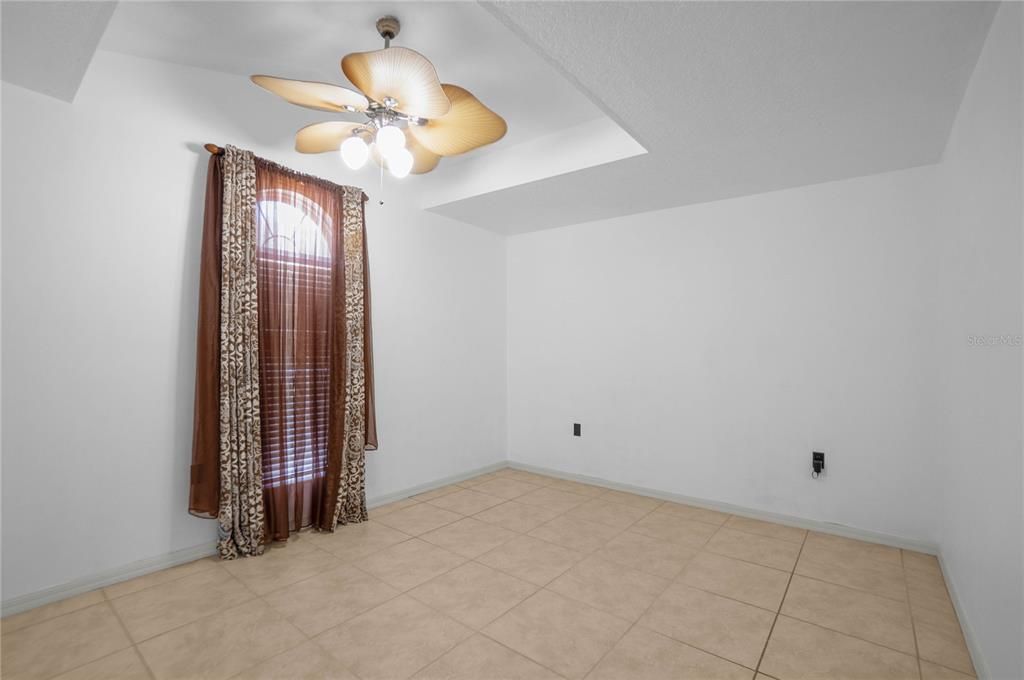For Sale: $319,000 (2 beds, 2 baths, 1816 Square Feet)