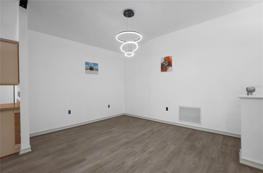 For Sale: $319,000 (2 beds, 2 baths, 1816 Square Feet)