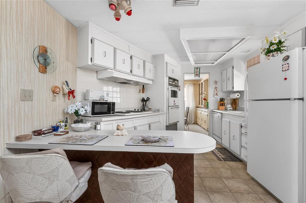 For Sale: $149,900 (2 beds, 2 baths, 1344 Square Feet)