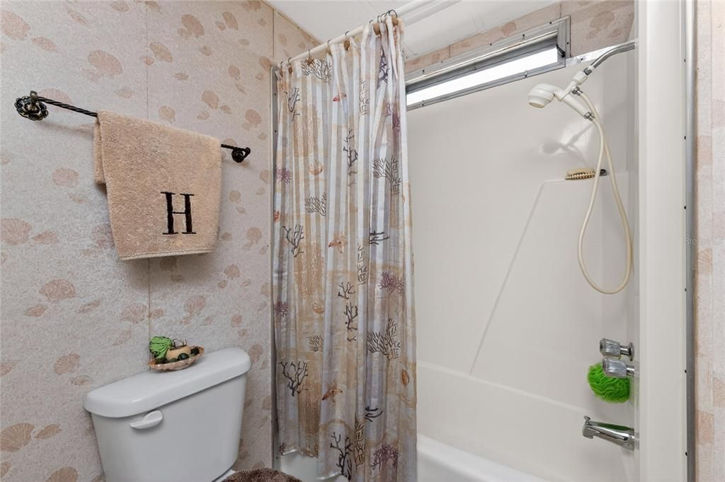For Sale: $149,900 (2 beds, 2 baths, 1344 Square Feet)