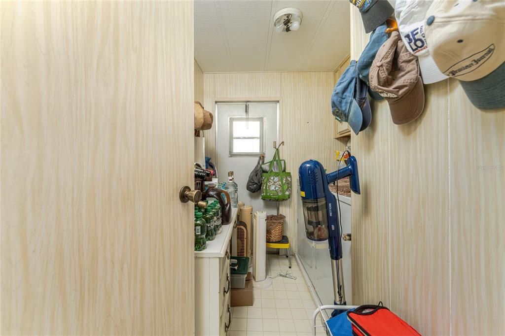For Sale: $149,900 (2 beds, 2 baths, 1344 Square Feet)