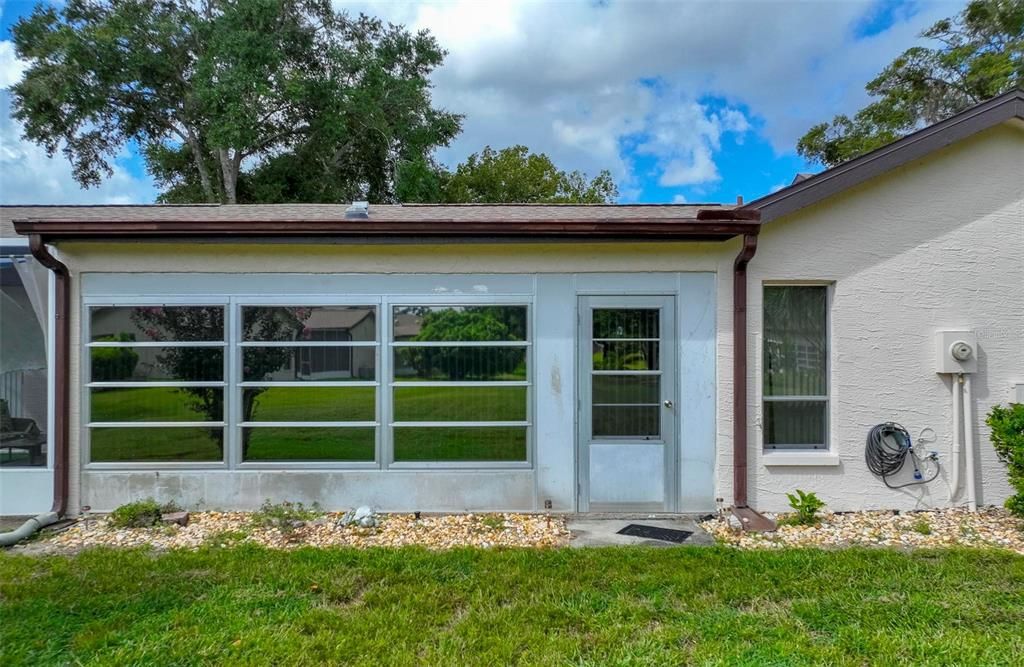 For Sale: $159,900 (2 beds, 2 baths, 1211 Square Feet)