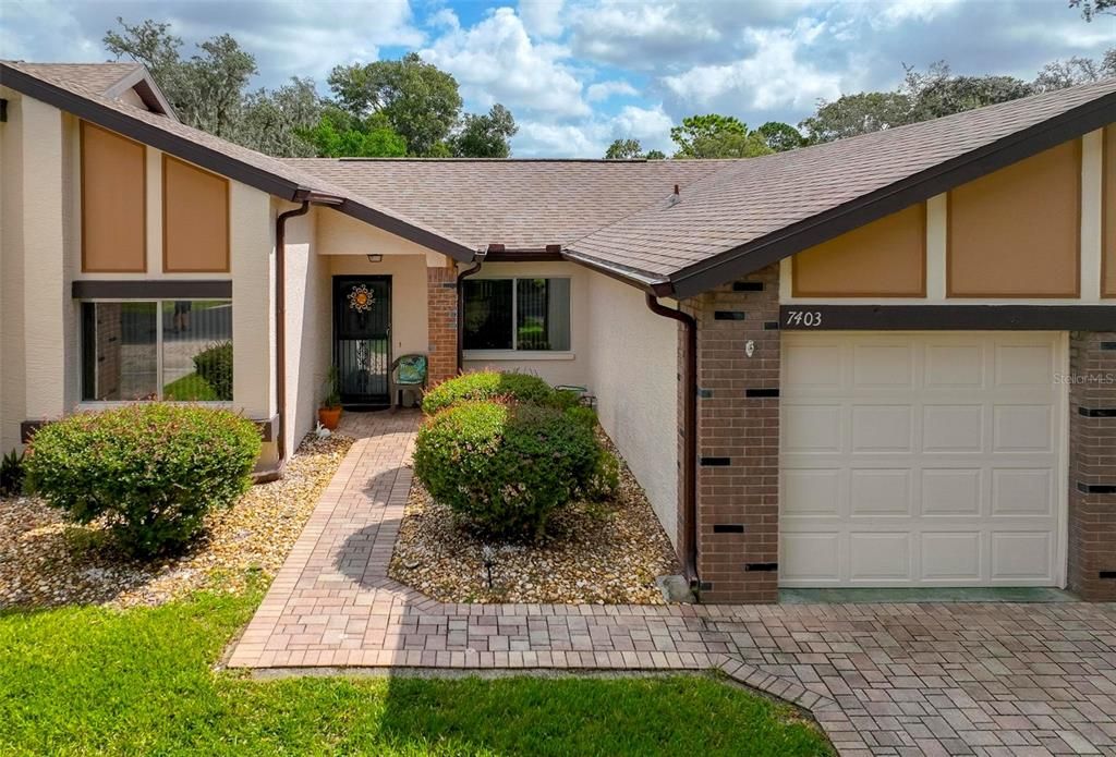 For Sale: $159,900 (2 beds, 2 baths, 1211 Square Feet)