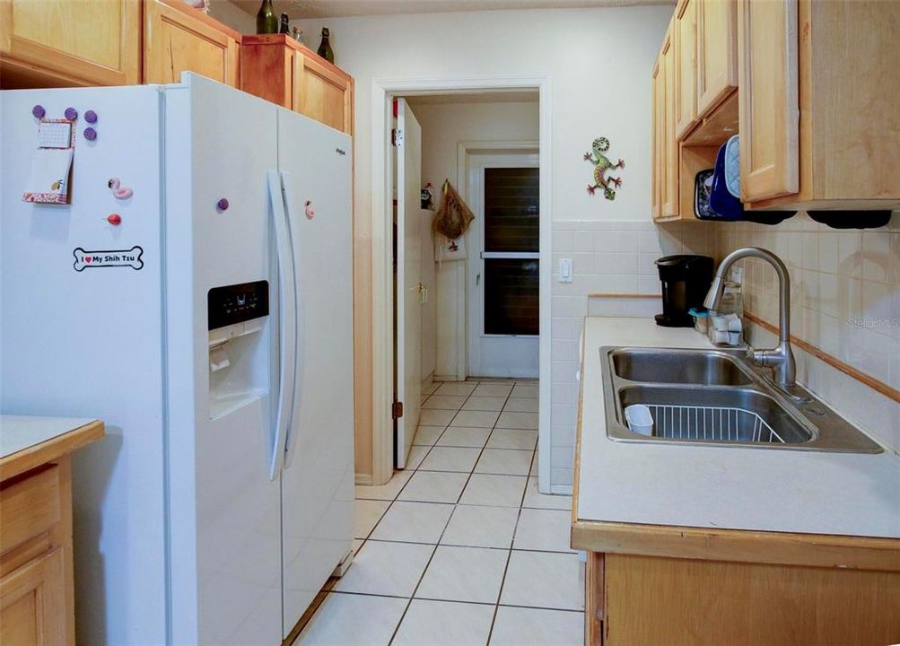 For Sale: $159,900 (2 beds, 2 baths, 1211 Square Feet)