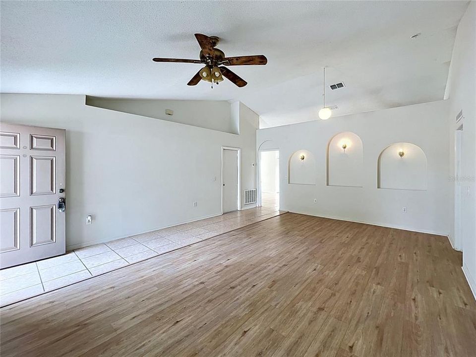 For Sale: $274,990 (4 beds, 2 baths, 2128 Square Feet)