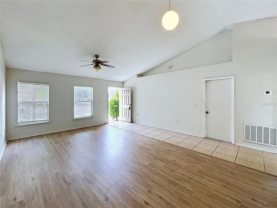 For Sale: $274,990 (4 beds, 2 baths, 2128 Square Feet)