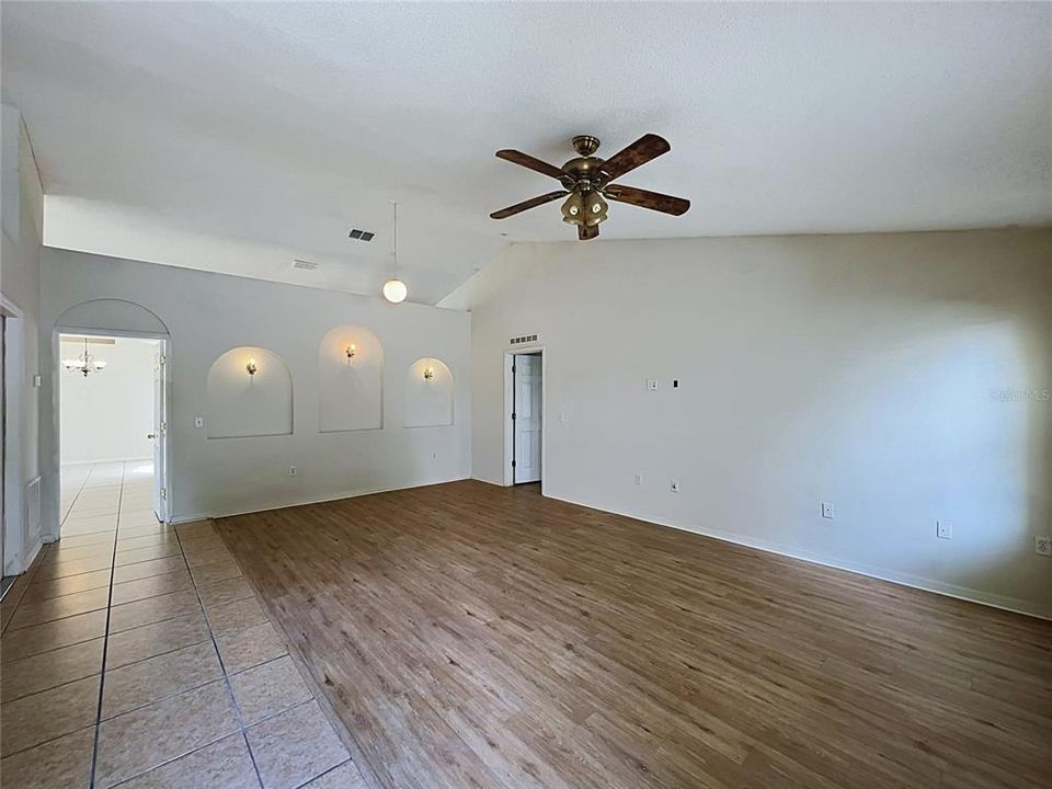 For Sale: $274,990 (4 beds, 2 baths, 2128 Square Feet)