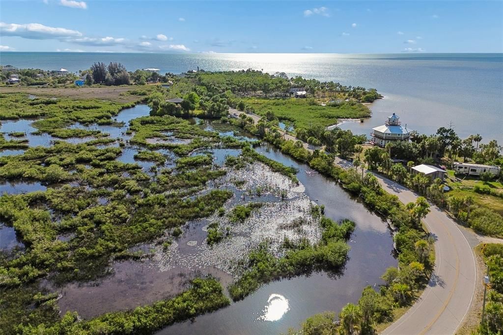 На продажу: $950,000 (3.40 acres)