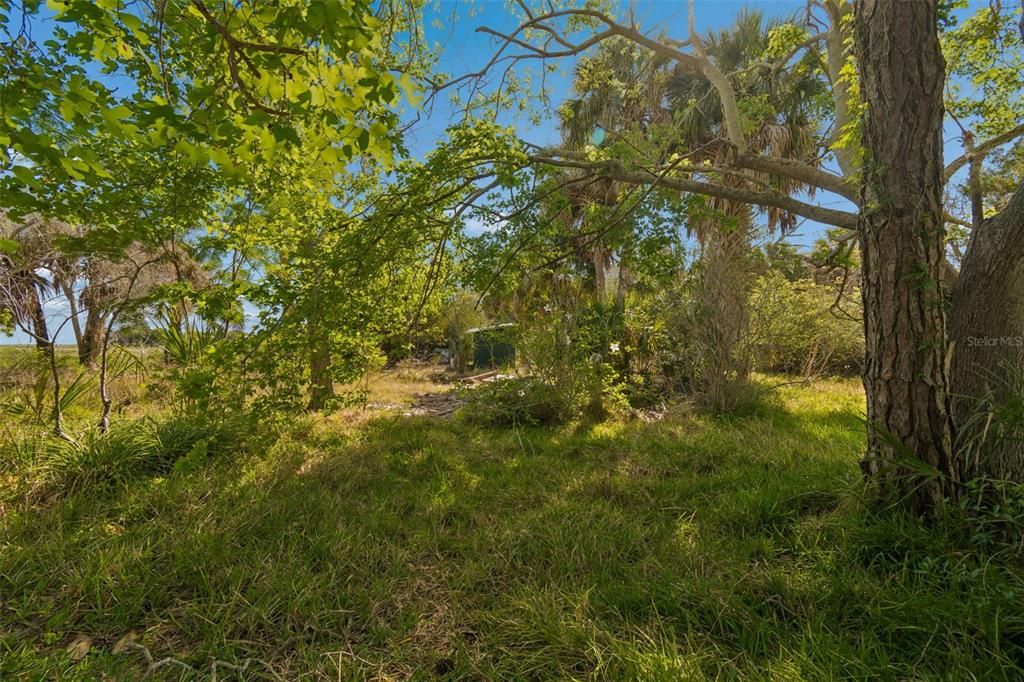 На продажу: $950,000 (3.40 acres)