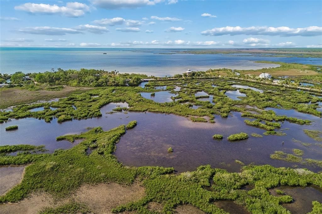 На продажу: $950,000 (3.40 acres)