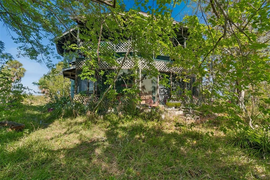 На продажу: $950,000 (3.40 acres)