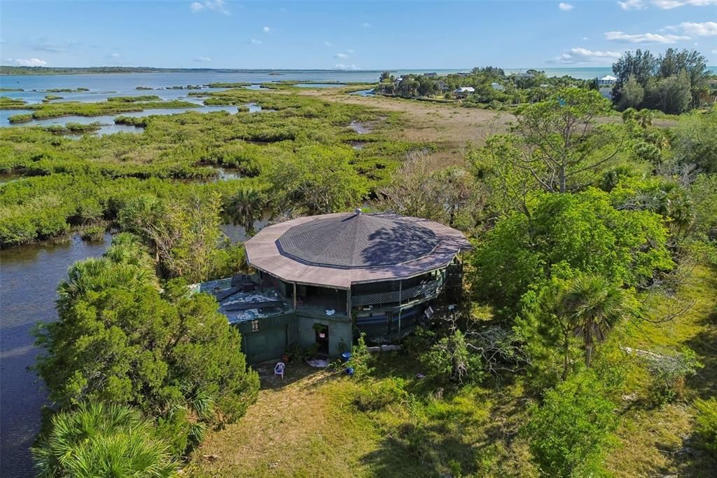 На продажу: $950,000 (3.40 acres)