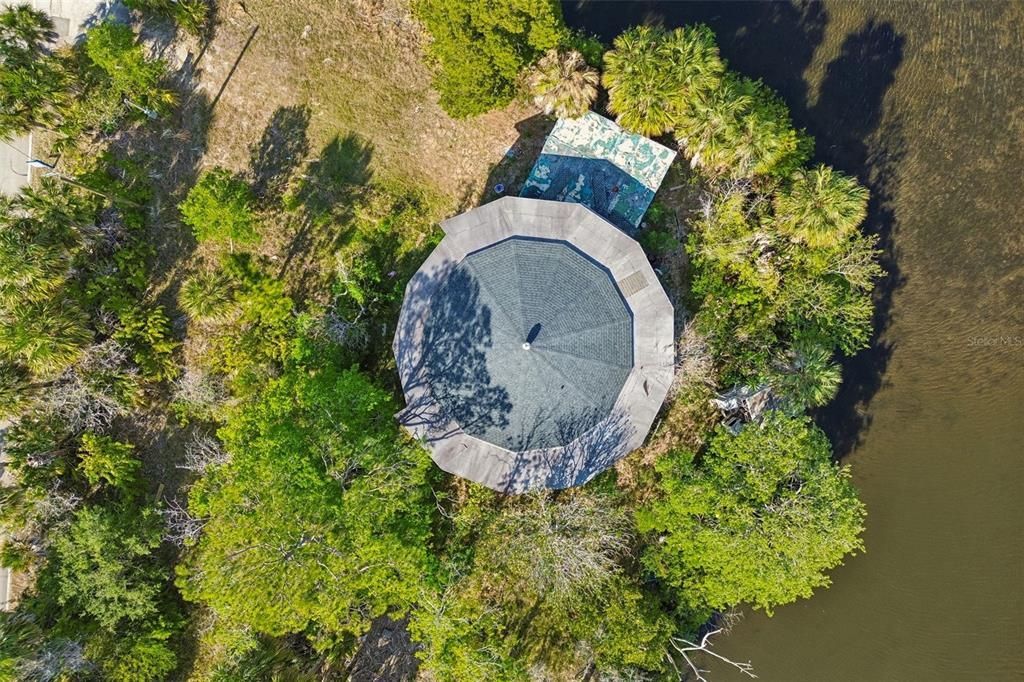 На продажу: $950,000 (3.40 acres)